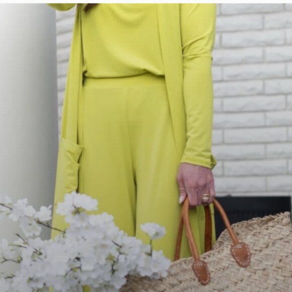 Elegant Lime Green Women's Pantsuit - Picture 2 of 4